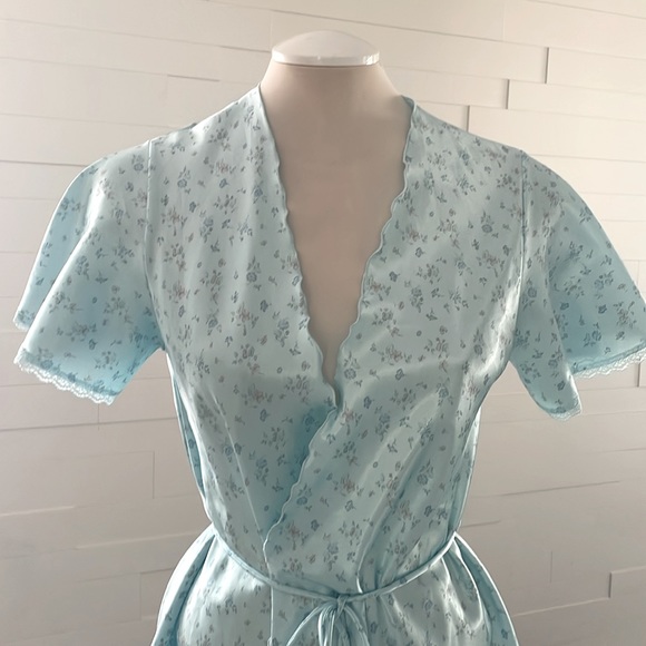 S (8-10) Vintage Jessica Just Because Sears Light Blue Floral Robe - Picture 2 of 12